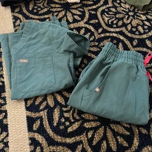 Hydro green figs scrubs set